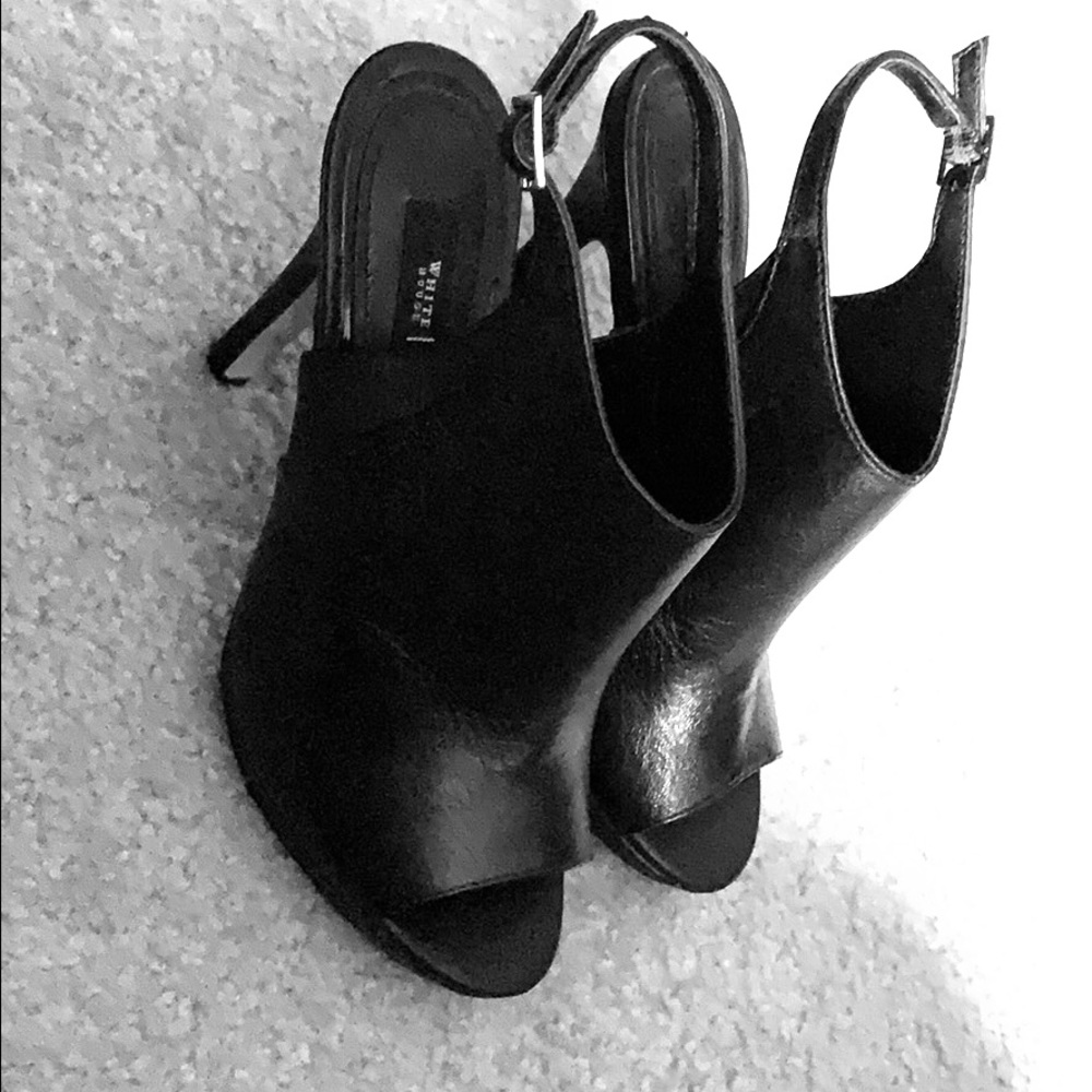 White House black market (BLACK HEELS)